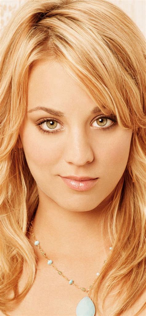 kelly cuoco hot|21,412 Kaley Cuoco Photos & High Res Pictures.